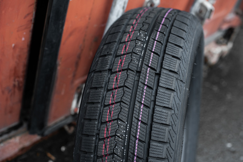 фото протектора и шины ICEPIONEER 868 Шина ZMAX ICEPIONEER 868 275/45 R20 110H