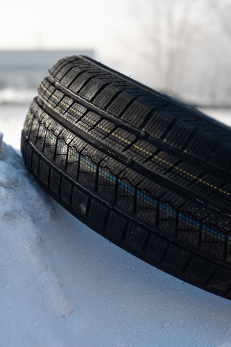 фото протектора и шины ICEPIONEER 868 Шина ZMAX ICEPIONEER 868 315/35 R20 110V